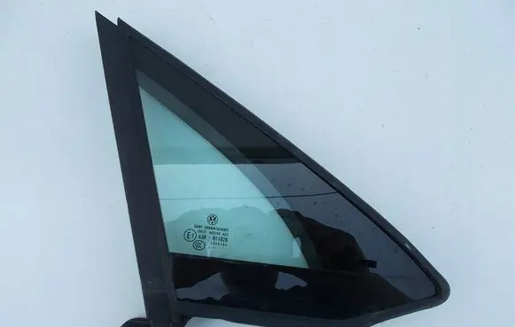 Volkswagen PASSAT B8 Front triangle window/glass 3GO845114C