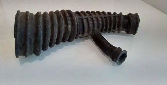 Ford Mondeo Mk III Air intake hose/pipe 9C623DF0 P108A