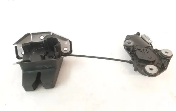 Loading door lock