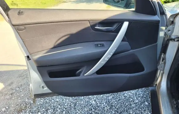 BMW X3 E83 Front door card panel trim