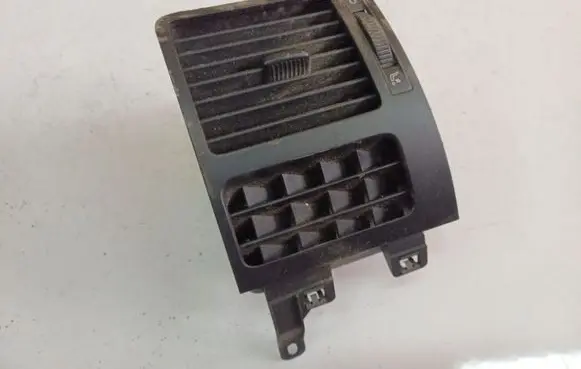 Volkswagen Touran I Dash center air vent grill 1T0819704A