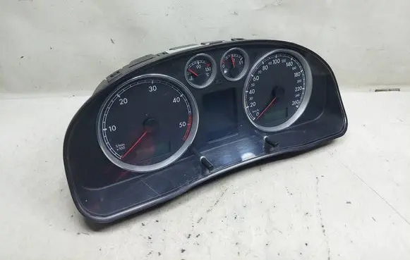Volkswagen PASSAT B5.5 Speedometer (instrument cluster) 110080199