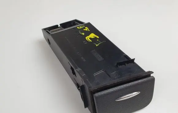 Mercedes-Benz E W211 Dashboard storage box/compartment A2116802052