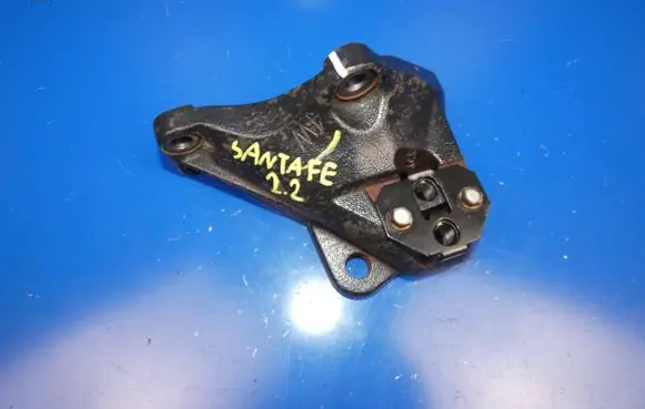 Hyundai Santa Fe Engine mount bracket