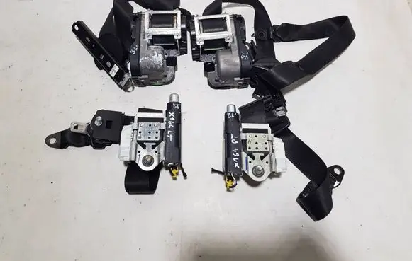 Mercedes-Benz GL X164 Front seatbelt 1648601585DE A1648601585 1648601685