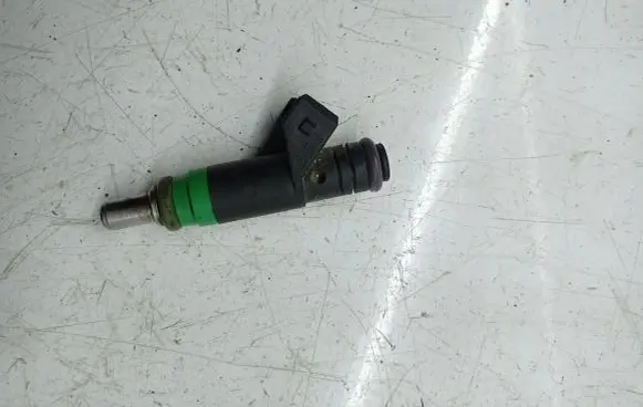 Ford Focus Fuel injector 98MFBC9F593