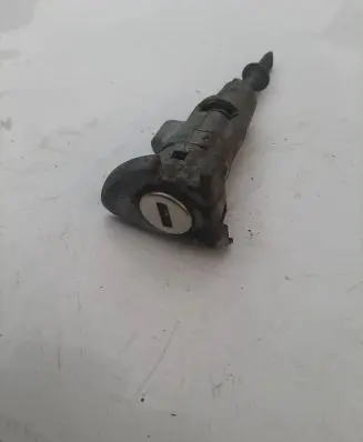 Volkswagen PASSAT B6 Coupe door lock (next to the handle) 3C0837167B