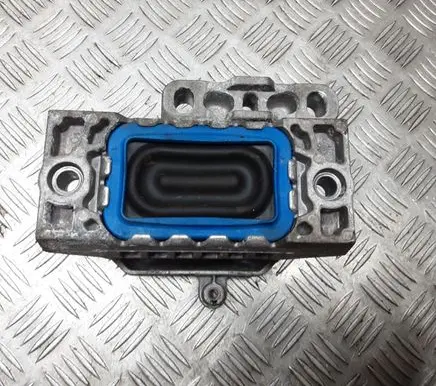 Engine mount bracket