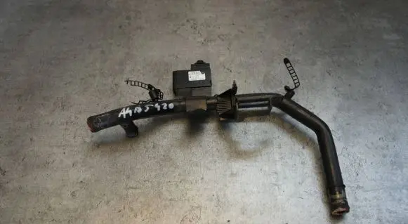 Audi A4 S4 B5 8D Engine coolant pipe/hose 028121065S