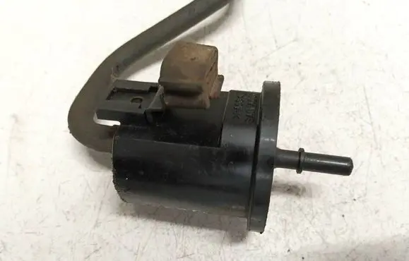 Vacuum air tank