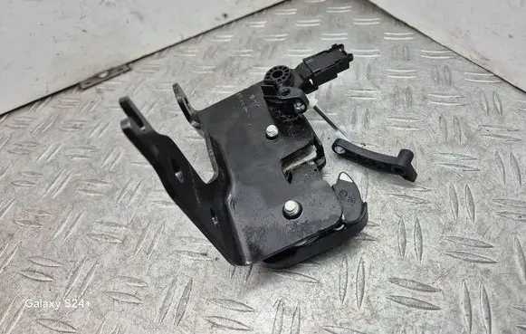 Mercedes-Benz E W212 Seat back rest lock catch A2129200276