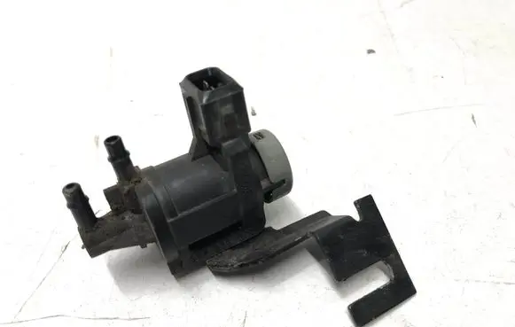 Audi A6 S6 C5 4B Turbo solenoid valve 1J0906283A