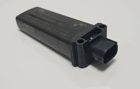BMW 1 E82 E88 Tire pressure sensor 6771043 002BE00001