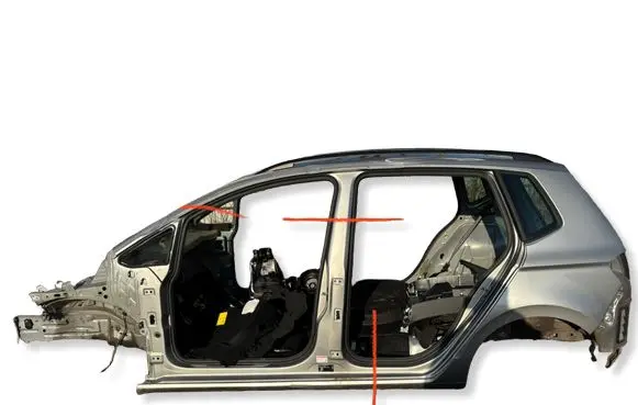 Volkswagen Golf Sportsvan Front quarter panel 