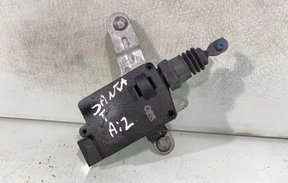 Hyundai Santa Fe Tailgate boot lock/latch motor 
