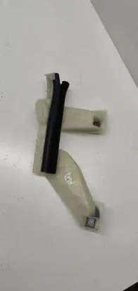 Peugeot 2008 II Front door windshield rail 
