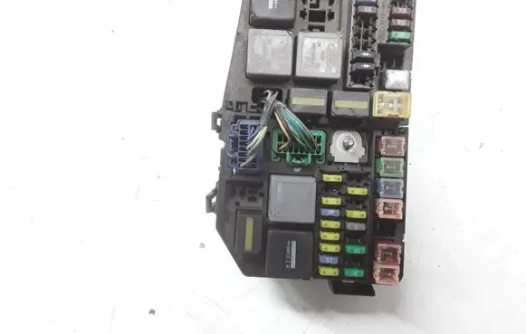 Ford Mondeo Mk III Fuse module
