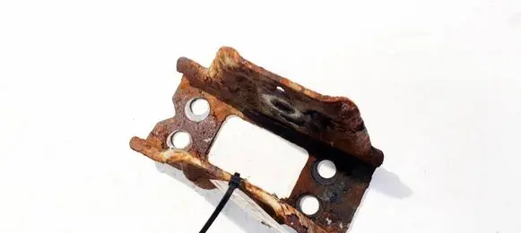 Chrysler PT Cruiser Bracket in trunk/boot 