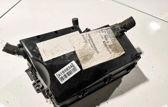 Ford Focus Fuse box set 8t15885 081203