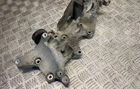 Volkswagen Touran II Generator/alternator bracket 03L903143Q