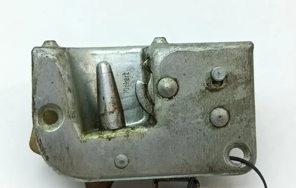 Mercedes-Benz 250 280 C CE W114 Rear door lock