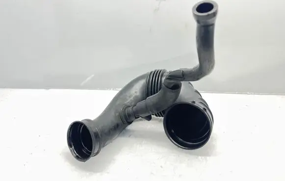 Mercedes-Benz C W203 Air intake duct part A6460941297
