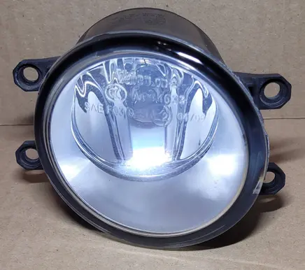 Toyota Auris 150 Front fog light 89210656