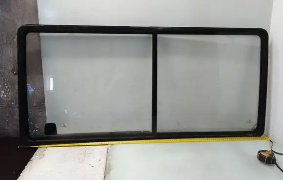 Volkswagen Transporter - Caravelle T4 Side middle window/glass 43R000935 43R001399