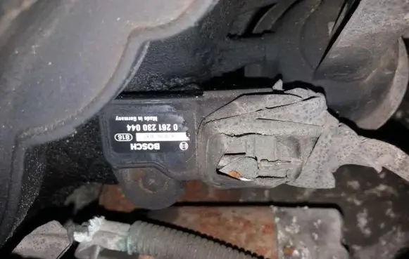 Ford Focus Air pressure sensor 0261230044