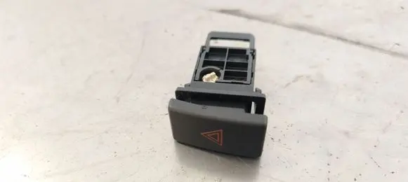 Toyota Avensis T250 Hazard light switch 157963