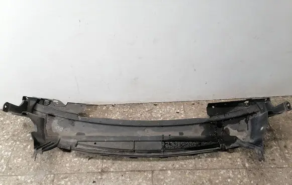 Front bumper skid plate/under tray