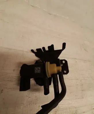 Volkswagen Golf VI Turbo solenoid valve 1K0906627B 4011464A