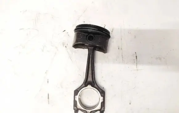 Opel Zafira A Piston with connecting rod