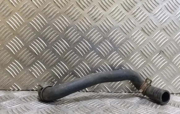 Volkswagen PASSAT B4 Engine coolant pipe/hose 037121053H