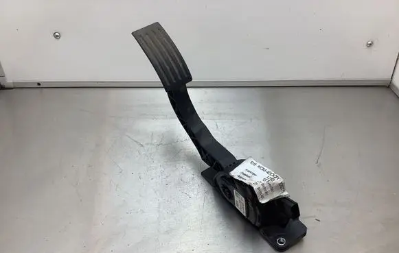 Ford Focus Accelerator throttle pedal BV619F836AB 6PV01036830