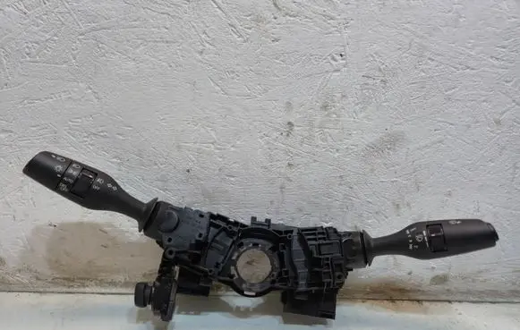 Lexus GS 250 350 300H 450H Wiper turn signal indicator stalk/switch 17F773