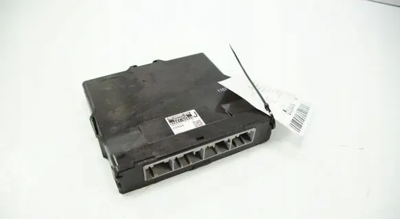 Toyota Yaris Battery control module 