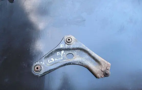 Citroen C3 Picasso Front lower control arm/wishbone