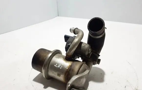 Volkswagen PASSAT B8 EGR valve 04L131501C
