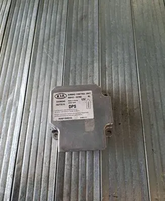 KIA Sorento Airbag control unit/module 959103E200 45S0135931G 5WK43245