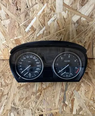 BMW X1 E84 Speedometer (instrument cluster) 9220988 726145647 IK922098801R