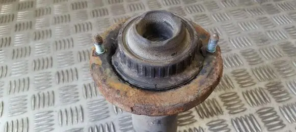 Audi A4 S4 B5 8D Coil spring mount 8d0412131d