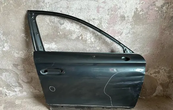 Cupra Formentor Front door