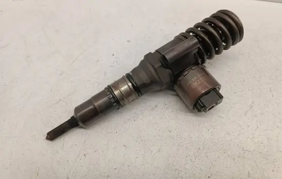 Fuel injector