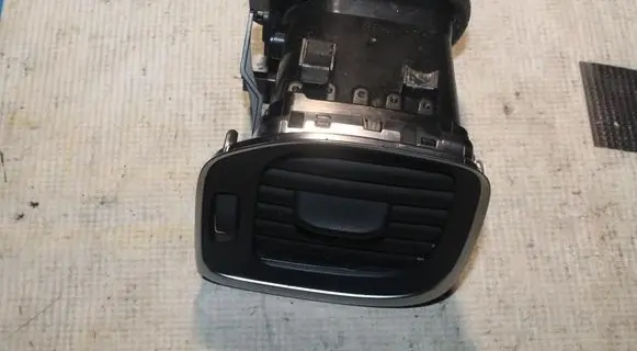 Volvo S60 Quarter panel pressure vent 1281851