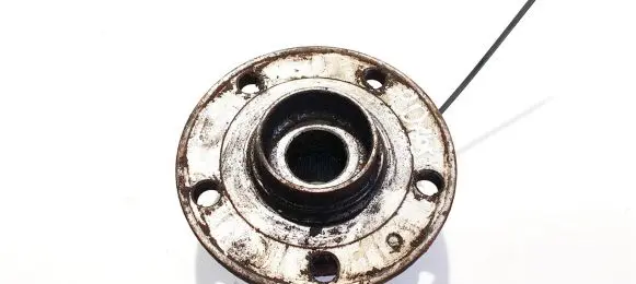 Skoda Octavia Mk2 (1Z) Front wheel hub