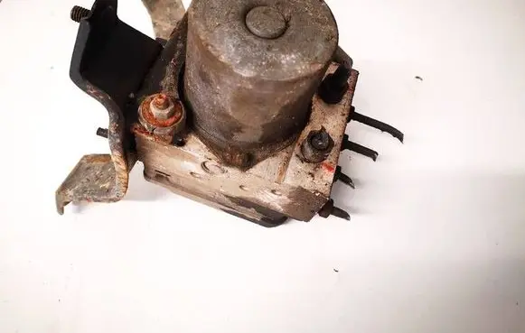 Toyota Corolla Verso AR10 ABS Pump 445400F020