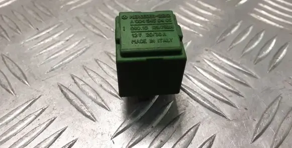 Mercedes-Benz Vito Viano W638 Other relay A0045450405