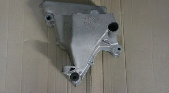 Volkswagen Up Engine mounting bracket 04C199207E