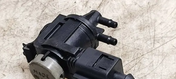 Volkswagen Eos Turbo solenoid valve 1J0906283C